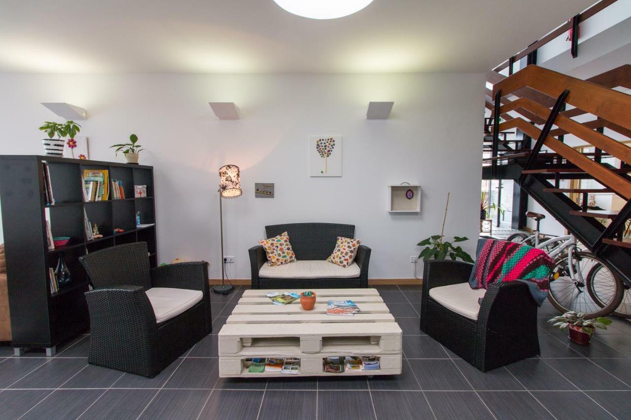 Change The World Hostels - Acores - Ponta Delgada Εξωτερικό φωτογραφία